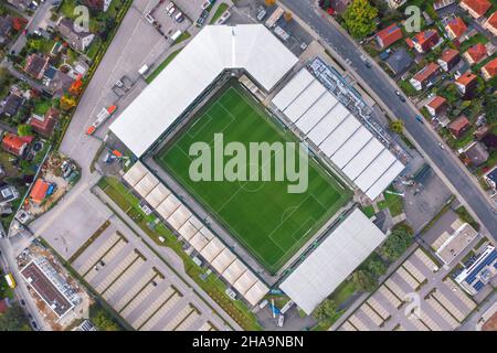 Luftaufnahme über den Sportpark Ronhof Thomas Sommer, Heimstadion des Fußball-Bundesligisten SpVgg Greuther Fürth. Deutschland - Oktober 2021 Stockfoto