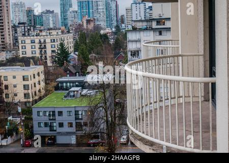 Runder Balkon auf einem Gebäude Stockfoto