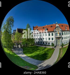 Blick auf den Fronhof und die ehemalige Fürstbischöfliche Residenz in Augsburg Stockfoto