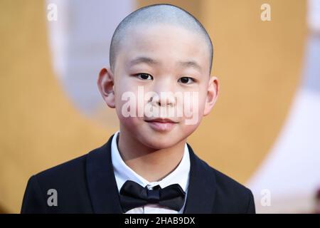 Beverly Hills, Usa. 11th Dez 2021. BEVERLY HILLS, LOS ANGELES, KALIFORNIEN, USA - 11. DEZEMBER: Der Schauspieler Jayden Zhang kommt zu den jährlichen unvergesslichen Asian American Awards 19th, die am 11. Dezember 2021 im Beverly Hilton Hotel in Beverly Hills, Los Angeles, Kalifornien, USA, abgehalten wurden. (Foto von Xavier Collin/Image Press Agency) Quelle: Image Press Agency/Alamy Live News Stockfoto