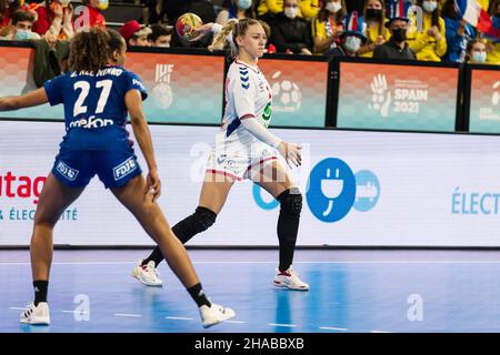 Andela Janjusevic aus Serbien während der IHF-Frauen-Weltmeisterschaft 2021, Hauptspiel der III. Runde zwischen Serbien und Frankreich am 11. Dezember 2021 im Palau d'Esports de Granollers in Granollers, Barcelona, Spanien - Foto: Javier Borrego/DPPI/LiveMedia Stockfoto