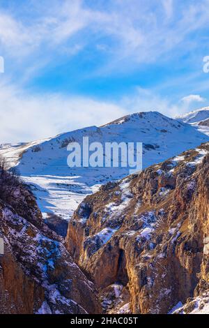Schneebedeckte Berge des Kaukasus Stockfoto