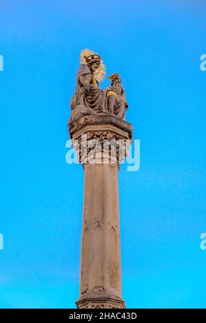 Statue der Pestsäule der Heiligen Dreifaltigkeit in Szombathely, Ungarn Stockfoto