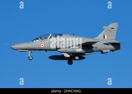 Indische Luftwaffe BAE Systems Hawk 132 landete auf Malta mit der Lieferung von BAE an die indische Luftwaffe Stockfoto