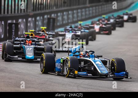 04 Drugovich Felike (BRA), UNI-Virtuosi Racing, Dallara F2, Aktion während des 8th. Laufs der FIA Formel-2-Meisterschaft 2021 vom 10. Bis 12. Dezember 2021 auf dem Yas Marina Circuit, auf der Insel Yas, Abu Dhabi - Foto: Diederik Van der Laan/DPPI/LiveMedia Stockfoto