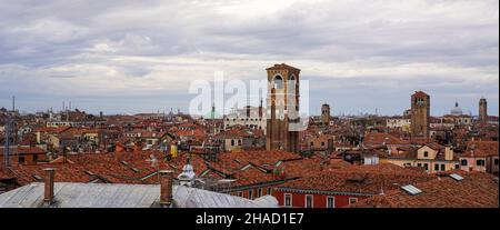 Blick auf die Dächer von Venedig. Stockfoto