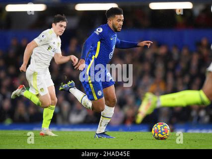 London, Großbritannien. 11th Dez 2021. 11. Dezember - Chelsea gegen Leeds United - Premier League - Stamford Bridge Reece James während des Spiels der Premier League auf der Stamford Bridge. Bildnachweis: Kredit: Mark Pain/Alamy Live Nachrichten Stockfoto