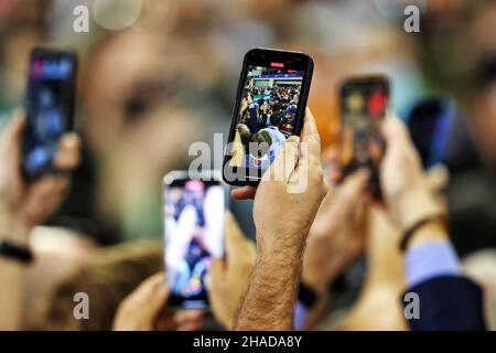 Abu Dhabi, Abu Dhabi. 12th Dez 2021. Atmosphäre auf dem Podium. Abu Dhabi Grand Prix, Sonntag, 12th. Dezember 2021. Yas Marina Circuit, Abu Dhabi, VAE. Quelle: James Moy/Alamy Live News Stockfoto