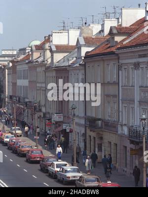 Warszawa 07,1990. Kamienice przy ulicy Nowy Œwiat. wb PAP/Jan Morek Dok³adny dzieñ wydarzenia nieustalony. Warschau, Juli 1990. Mietshäuser auf Nowy Swiat Street. wb PAP/Jan Morek Veranstaltungstag unbekannt Stockfoto