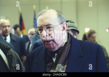 Francja Pary¿ 21.11.1990. Conferencja Bezpieczeñstwa i Wspó³pracy w Europie (KBWE) w dniach 19-21.11.1990. Podpisano Parysk¹ Kartê Nowej Europy (21.11.1990). NZ. minister Spraw zagranicznych Krzysztof Skubiszewski. msa PAP/Ireneusz Radkiewicz Frankreich Paris 21 November 1990. Die Konferenz über Sicherheit und Zusammenarbeit in Europa (KSZE) vom 19. Bis 21. November 1990. Die Charta von Paris für ein neues Europa wurde unterzeichnet (21. November 1990). Im Bild: Der polnische Außenminister Krzysztof Skubiszewski. msa PAP/Ireneusz Radkiewicz Stockfoto