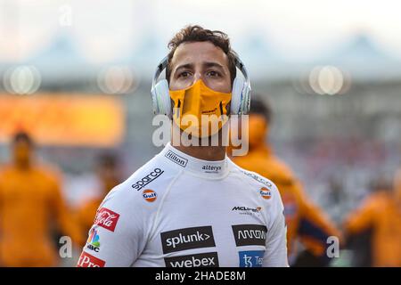 Abu Dhabi, Abu Dhabi. 12th Dez 2021. Daniel Ricciardo (AUS) McLaren am Start. 12.12.2021. Formel 1 Weltmeisterschaft, Rd 22, Abu Dhabi Grand Prix, Yas Marina Circuit, Abu Dhabi, Race Day. Bildnachweis sollte lauten: XPB/Press Association Images. Quelle: XPB Images Ltd/Alamy Live News Stockfoto