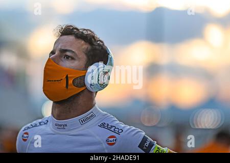 Abu Dhabi, Abu Dhabi. 12th Dez 2021. Daniel Ricciardo (AUS) McLaren am Start. 12.12.2021. Formel 1 Weltmeisterschaft, Rd 22, Abu Dhabi Grand Prix, Yas Marina Circuit, Abu Dhabi, Race Day. Bildnachweis sollte lauten: XPB/Press Association Images. Quelle: XPB Images Ltd/Alamy Live News Stockfoto