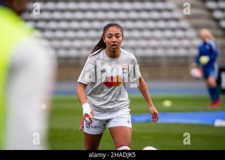 Selma Bacha von Olympique Lyonnais erwärmt sich vor der französischen Frauenmeisterschaft D1 das Arkema-Fußballspiel zwischen dem Pariser FC und Olympique Lyonnais am 12. Dezember 2021 im Charlety-Stadion in Paris, Frankreich - Foto Antoine Massinon / A2M Sport Consulting / DPPI Stockfoto