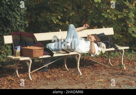 Warszawa 08.10.1993. £azienki Królewskie - zespó³ pa³acowo-parkowy, klasycystyczny, z XVIII W. js PAP/Teodor Walczak Warschau 08. Oktober 1993. Der Royal Lazienki Park - das klassizistische palac-Park-Gelände aus dem 18th. Jahrhundert. js PAP/Teodor Walczak Stockfoto