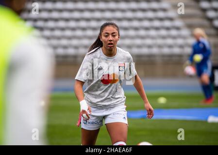 Selma Bacha von Olympique Lyonnais erwärmt sich vor dem Arkema-Fußballspiel der französischen Frauenmeisterschaft D1 zwischen dem FC Paris und der Olympique Lyonnais am 12. Dezember 2021 im Charlety-Stadion in Paris, Frankreich - Foto: Antoine Massinon/DPPI/LiveMedia Stockfoto