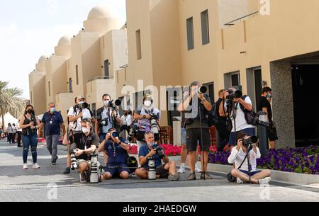 Abu Dhabi, Vereinigte Arabische Emirate. 12th Dez 2021. Photographers, F1 Grand Prix of Abu Dhabi auf dem Yas Marina Circuit am 12. Dezember 2021 in Abu Dhabi, Vereinigte Arabische Emirate. (Foto von HOCH ZWEI) Quelle: dpa/Alamy Live News Stockfoto