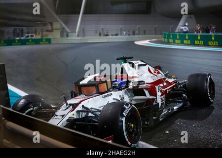 # 7 Kimi Räikkönen (FIN, Alfa Romeo Racing ORLEN) nach dem Absturz Stockfoto