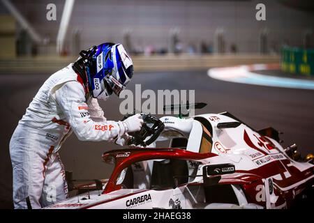 # 7 Kimi Räikkönen (FIN, Alfa Romeo Racing ORLEN) nach dem Absturz Stockfoto