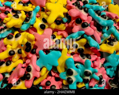 Hintergrund von bunten Kaukadys verschiedener Formen Stockfoto