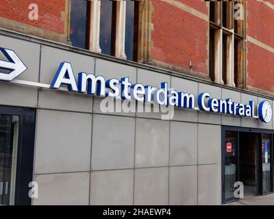 Hauptbahnhof in Amsterdam, Niederlande. Stockfoto