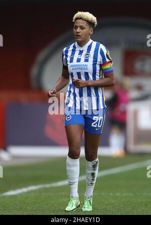 Crawley, Großbritannien, 12th. Dezember 2021. Victoria Williams aus Brighton und Hove Albion während des Spiels der FA Women's Super League im People's Pension Stadium, Crawley. Bildnachweis sollte lauten: Paul Terry / Sportimage Kredit: Sportimage/Alamy Live News Stockfoto