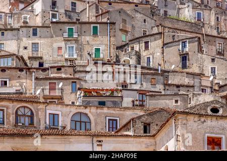 Blick auf Morano Calabro eines der schönsten Dörfer Italiens, im Nationalpark Pollino, Kalabrien, Italien Stockfoto