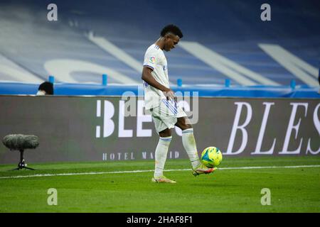 Madrid, Spanien. 12th Dez 2021. Vinicius, vorne von Real Madrid CF, während der LaLiga Santander Runde 17 gegen Atletico de Madrid in Santiago Bernabeu. (Foto: Ivan Abanades Medina Credit: CORDON PRESS/Alamy Live News Stockfoto