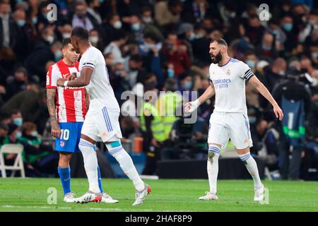 Madrid, Spanien. 12th Dez 2021. Madrid, Spanien; 12.12.2021.- Real Madrid gegen Atletico de Madrid Football Soccer to La Liga Spain Match 17 2021-2022 in Santiago Bernabeu, Madrid. Real Madrid Spieler Benzema Tor. Quelle: Juan Carlos Rojas/dpa/Alamy Live News Stockfoto