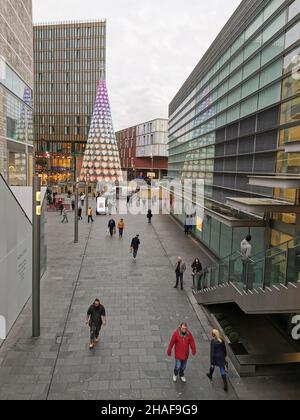 LIVERPOOL, VEREINIGTES KÖNIGREICH - 10. Nov 2021: Die Weihnachtsdekoration im Liverpool St.Johns Einkaufszentrum Stockfoto