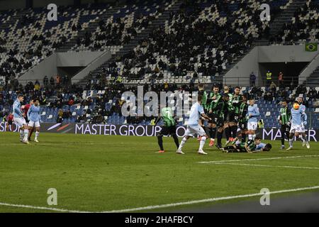 Toma Basic (Lazio) während des italienischen "Serie A"-Spiels zwischen Sassuolo 2-1 Lazio im Mapei-Stadion am 12. Dezember 2021 in Reggio Emilia, Italien. Quelle: Maurizio Borsari/AFLO/Alamy Live News Stockfoto