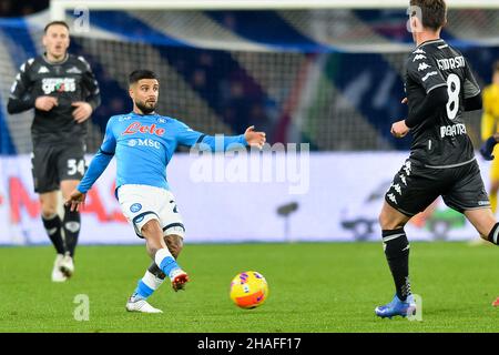 Neapel, Italien. 12th Dez 2021. NEAPEL, ITALIEN - 12. DEZEMBER: Lorenzo Insigne vom SSC Napoli spielt während der Serie Ein Spiel zwischen SSC Napoli und dem FC Empoli im Stadio Diego Armando Maradona am 12. Dezember 2021 in Neapel, Italien (Foto: Ciro Santangelo/Orange Picics) Credit: Orange Pics BV/Alamy Live News Stockfoto