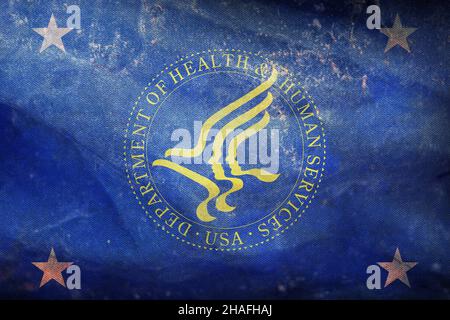 Minsk, Weißrussland - Mai, 2021: Von oben auf die Flagge des US-amerikanischen Gesundheitsministers, kein Fahnenmast. Ebenendesign, Layout. Flagge nach hinten Stockfoto