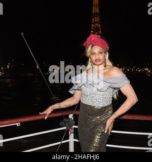 Jean-Claude Jitrois et Fiona Gélin réunis lors du Gala au Profit de l'Association >, organisé par Jérémy Bellet, à Bord du Yacht Joséphine Stockfoto