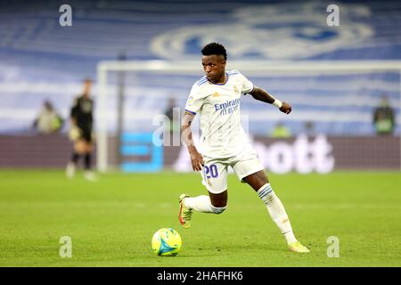 Madrid, Spanien. 12th Dez 2021. Madrid, Spanien; 12.12.2021.- Real Madrid gegen Atletico de Madrid Football Soccer to La Liga Spain Match 17 2021-2022 in Santiago Bernabeu, Madrid. Real Madrid Player Vinicius Kredit: Juan Carlos Rojas/dpa/Alamy Live News Stockfoto