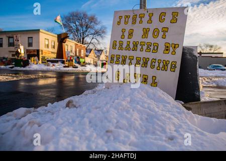 Minneapolis, Usa. 12th Dez 2021. Atmosphäre am George Floyd Square an der Ecke von 38th Street und Chicago Avenue am 12. Dezember 2021 in Minneapolis, Minnesota. Foto von Chris Tuite/ImageSPACE/Sipa USA Credit: SIPA USA/Alamy Live News Stockfoto