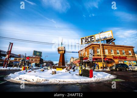 Minneapolis, Usa. 12th Dez 2021. Atmosphäre am George Floyd Square an der Ecke von 38th Street und Chicago Avenue am 12. Dezember 2021 in Minneapolis, Minnesota. Foto von Chris Tuite/ImageSPACE/Sipa USA Credit: SIPA USA/Alamy Live News Stockfoto