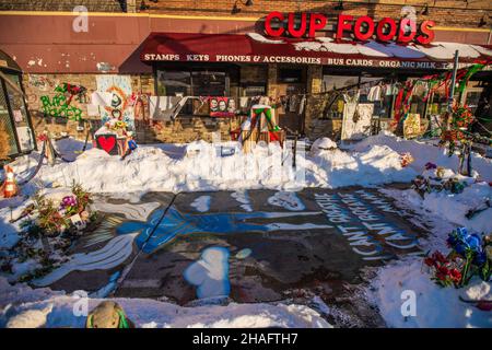 Minneapolis, Usa. 12th Dez 2021. Atmosphäre am George Floyd Square an der Ecke von 38th Street und Chicago Avenue am 12. Dezember 2021 in Minneapolis, Minnesota. Foto von Chris Tuite/ImageSPACE/Sipa USA Credit: SIPA USA/Alamy Live News Stockfoto