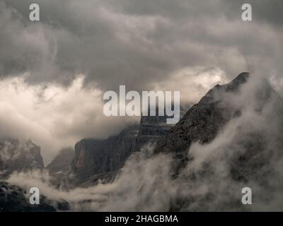 Cima Tosa Mountain Range von Madonna Di Campiglio aus gesehen Stockfoto