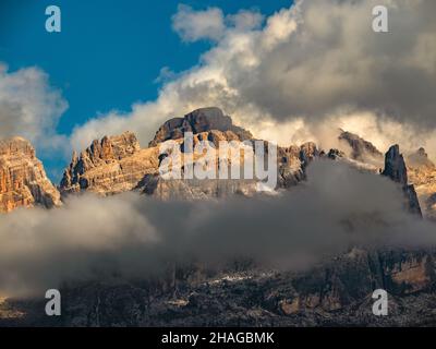 Cima Tosa Mountain Range von Madonna Di Campiglio aus gesehen Stockfoto