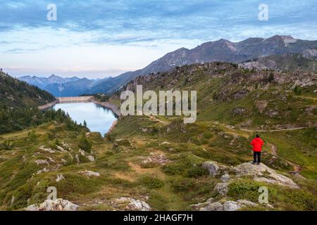 Sommeransicht des Lago di Freganggia. Carona, Val Brembana, Alpi Orobie, Bergamo, Provinz Bergamo, Lombardei, Italien, Europa. Stockfoto