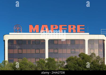 VALENCIA, SPANIEN - 09. DEZEMBER 2021: Mapfre ist ein spanisches multinationales Versicherungsunternehmen Stockfoto