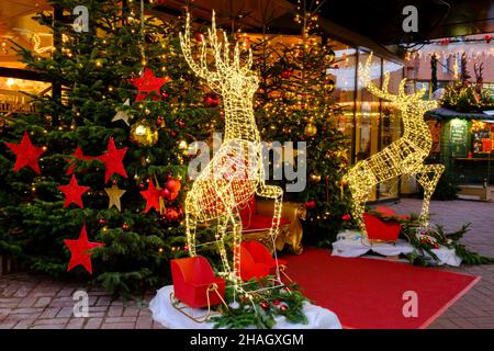 Weihnachtsdeko Auf Dem Weihnachtsmarkt Stockfoto