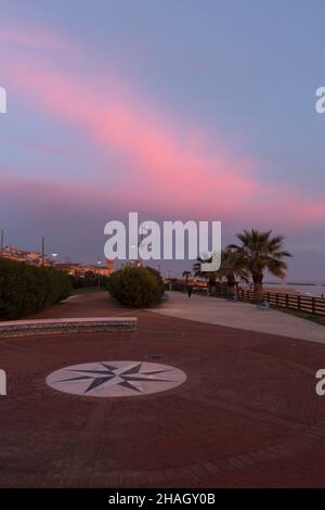 Seascape, Sonnenaufgang auf der Promenade von Porto Potenza Picena, Marken, Italien, Europa Stockfoto