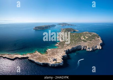 Blick auf die Inselgruppe Isola di Capraia, Isola san Nicola und Isola san Domino. Tremiti-Inseln, Bezirk Foggia, Apulien, Italien. Stockfoto