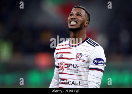 Mailand, Italien. 12th Dez 2021. Keita Balde von Cagliari Calcio sieht am 12. Dezember 2021 im Stadio Giuseppe Meazza in Mailand, Italien, beim Spiel der Serie A zwischen dem FC Internazionale und Cagliari Calcio niedergeschlagen aus. Quelle: Marco Canoniero/Alamy Live News Stockfoto