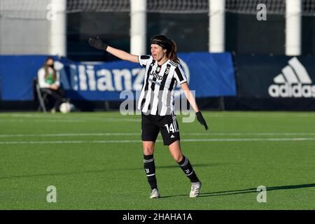 Sofie Pedersen von den Frauen des FC Juventus in Aktion während des Serie-A-Meisterschaftsspiels der Frauen 2021/2022 zwischen dem FC Juventus und den Frauen des AC Mailand in Juven Stockfoto