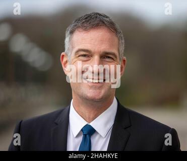 NEUÜBERMITTLUNG DES GEÄNDERTEN NAMENS Peter Kyle MP bei seinem ersten Besuch in Stormont als Schattenstaatssekretär für Nordirland. Stockfoto