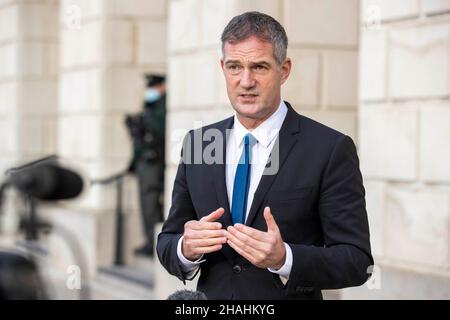 NEUÜBERMITTLUNG DES GEÄNDERTEN NAMENS Peter Kyle MP bei seinem ersten Besuch in Stormont als Schattenstaatssekretär für Nordirland. Stockfoto