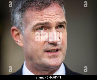 NEUÜBERMITTLUNG DES GEÄNDERTEN NAMENS Peter Kyle MP bei seinem ersten Besuch in Stormont als Schattenstaatssekretär für Nordirland. Stockfoto