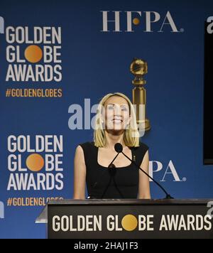 Beverly Hills, Usa. 13th Dez 2021. Helen Hoehne, Präsidentin der Hollywood Foreign Press Association, gibt am Montag, den 13. Dezember 2021 in Beverly Hills, Kalifornien, die Nominierungen für den Golden Globe Award 79th im Beverly Hilton bekannt. Foto von Jim Ruymen/UPI Credit: UPI/Alamy Live News Stockfoto